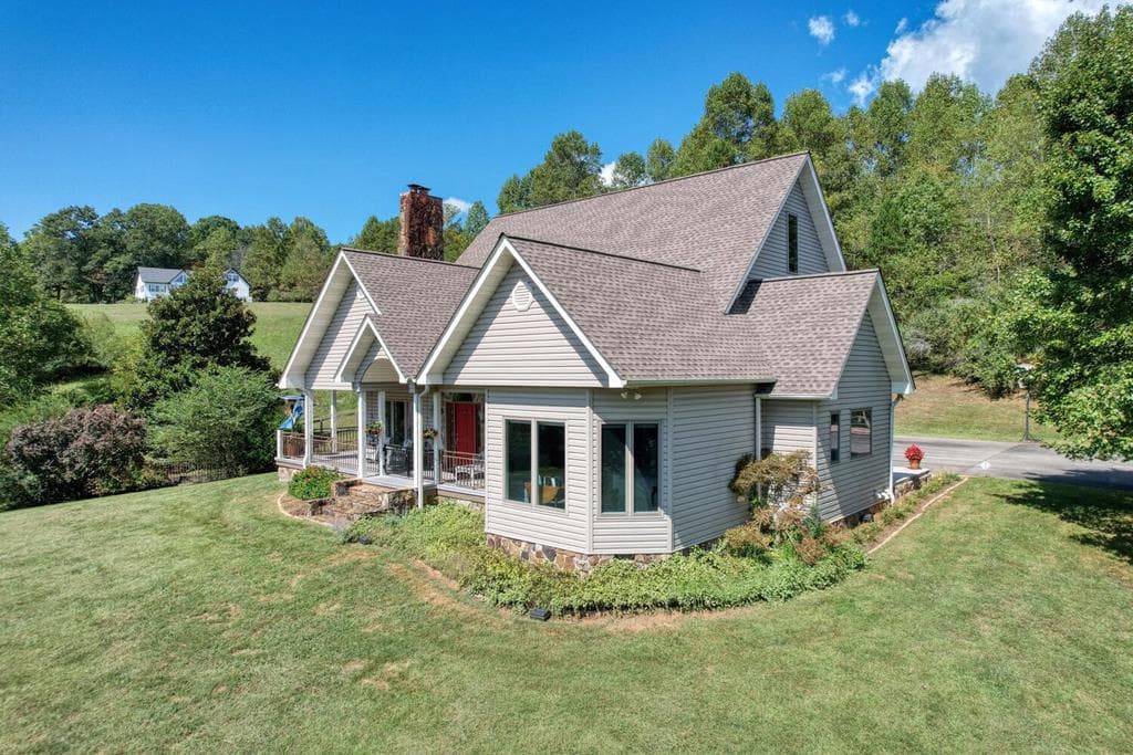 208 Rich Drive, Blairsville GA 30512 - Photo