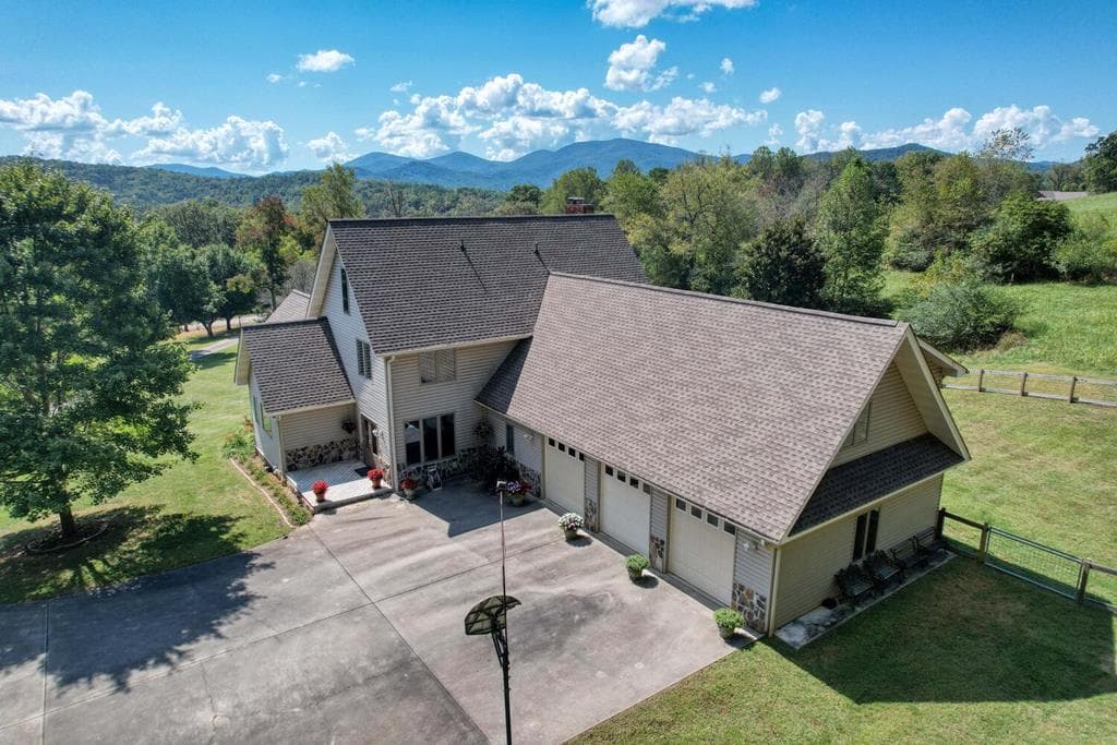 208 Rich Drive, Blairsville GA 30512 - Photo