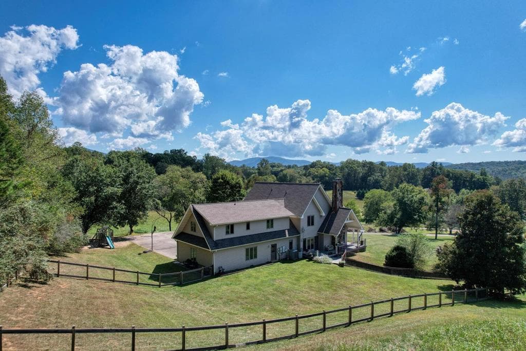 208 Rich Drive, Blairsville GA 30512 - Photo