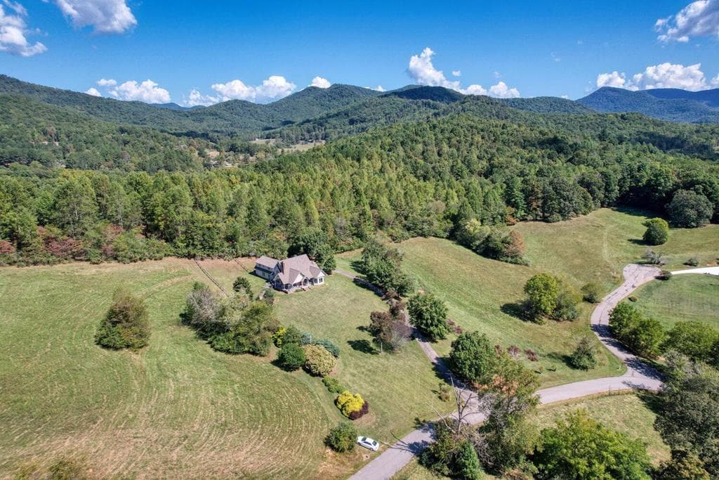 208 Rich Drive, Blairsville GA 30512 - Photo