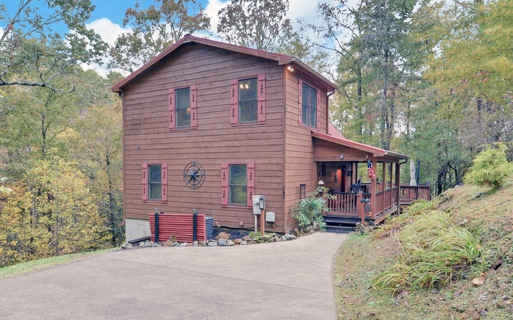 169 Wildwood Court, Ellijay GA 30540 - Primary photo