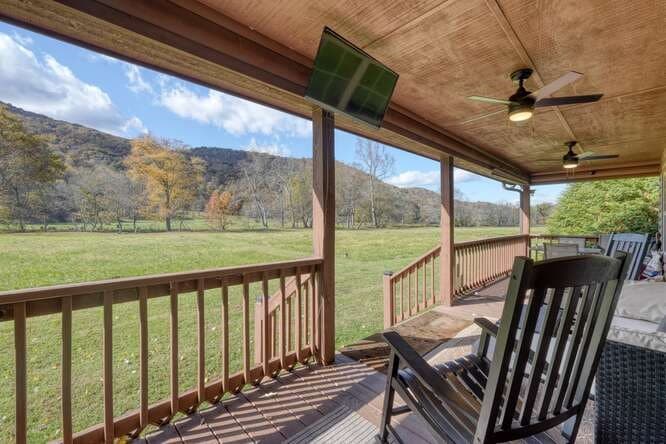 3558 River Front Lane, Hiawassee GA 30546 - Photo