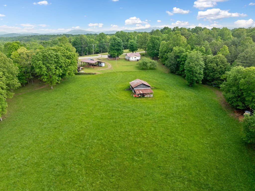10442 Hwy 325, Blairsville GA 30512 - Photo