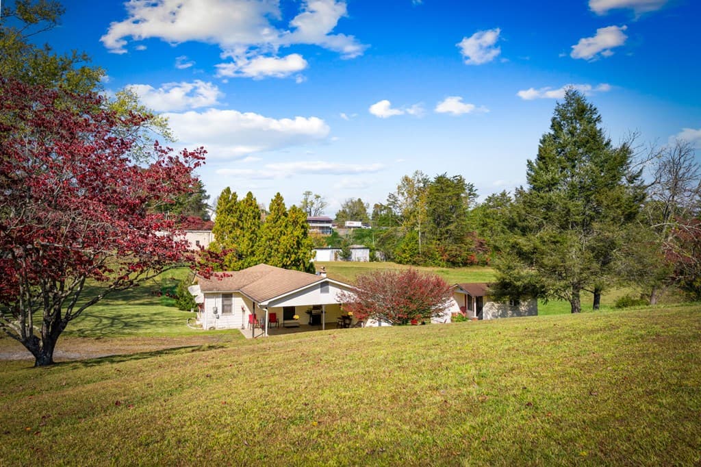 121 Orchard Boulevard, Blue Ridge GA 30513 - Photo
