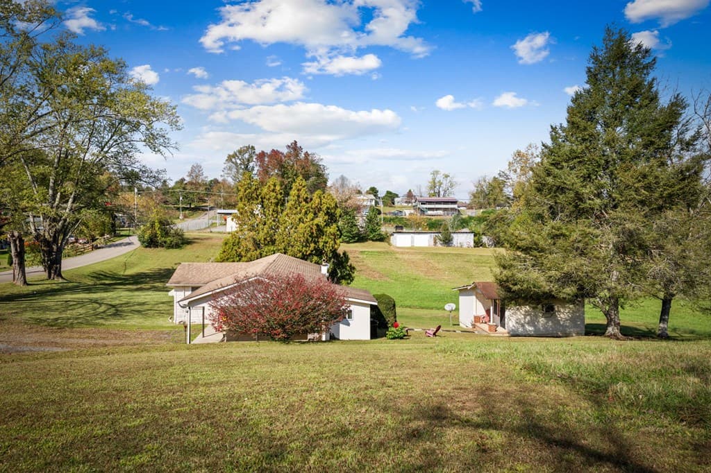 121 Orchard Boulevard, Blue Ridge GA 30513 - Photo