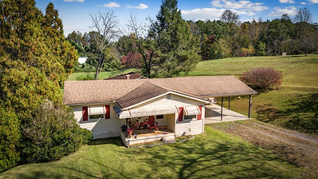 121 Orchard Boulevard, Blue Ridge GA 30513 - Photo