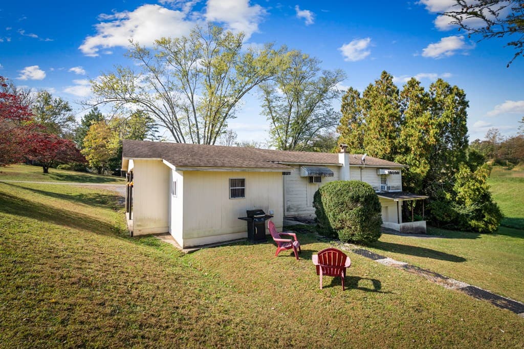 121 Orchard Boulevard, Blue Ridge GA 30513 - Photo