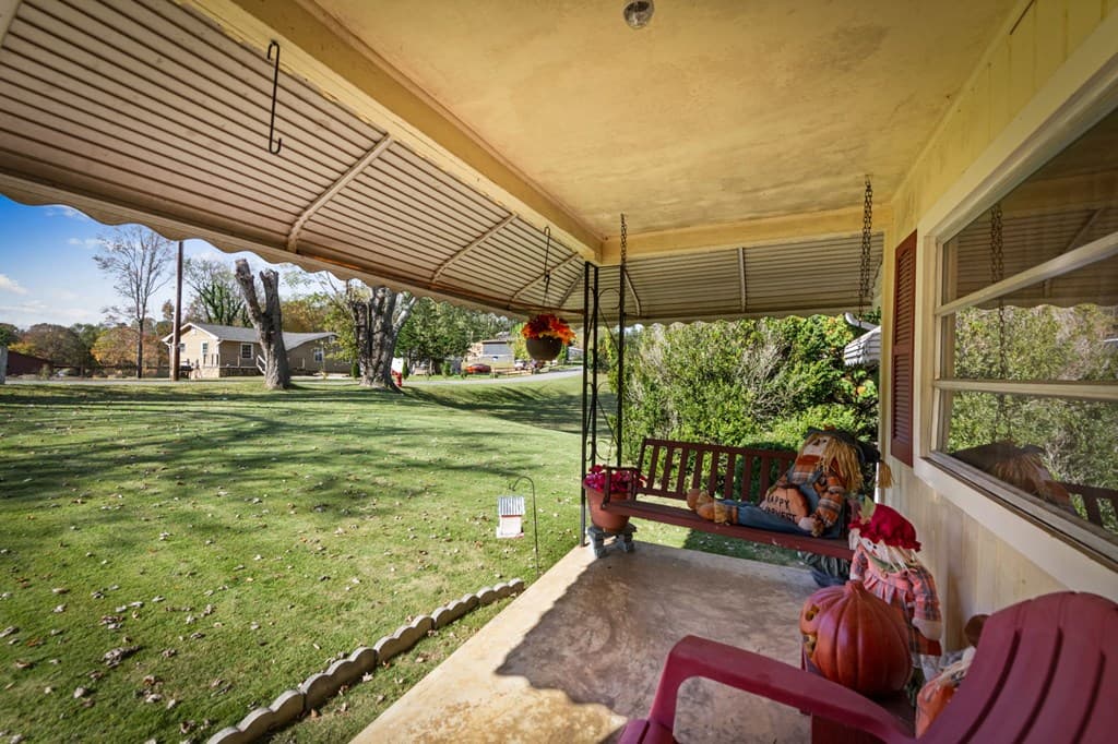121 Orchard Boulevard, Blue Ridge GA 30513 - Photo