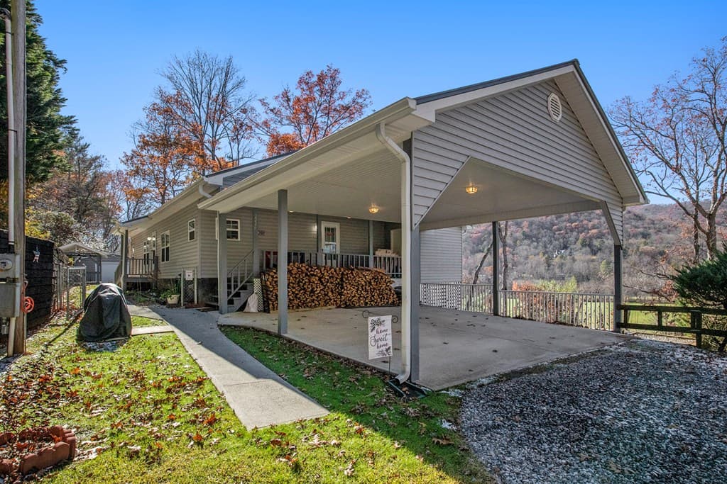 2226 Layson Road, Hiawassee GA 30546 - Photo