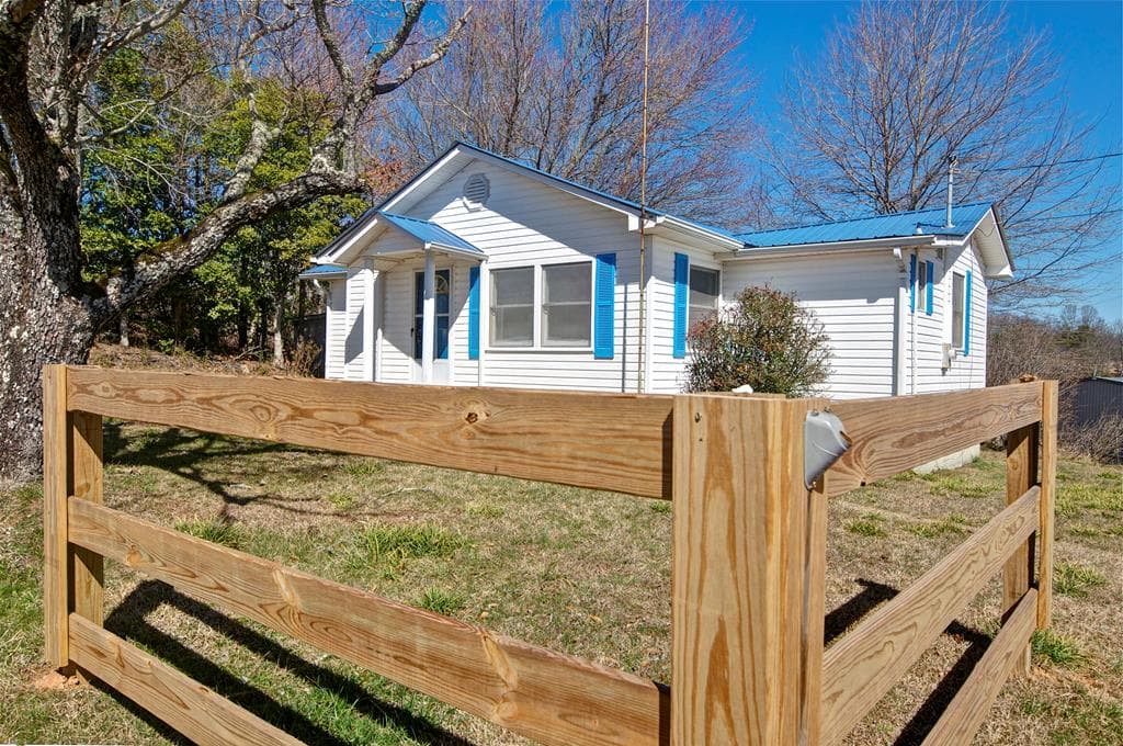 2165 Townsend Mill Road, Young Harris GA 30582 - Primary photo