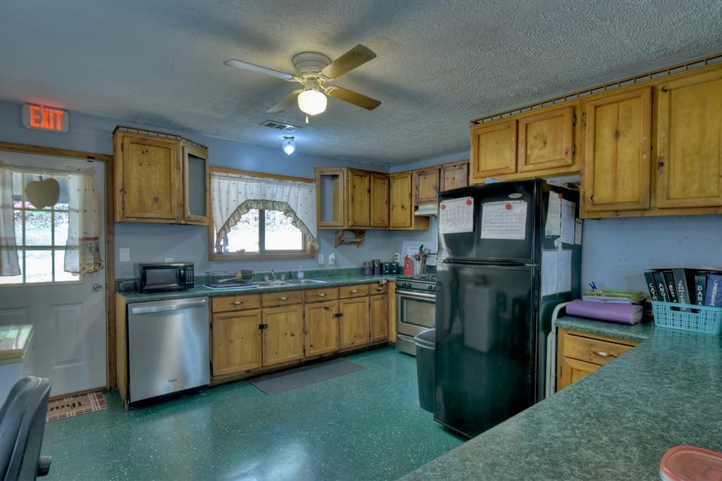 160 Moores Road, Mineral Bluff GA 30559 - Photo