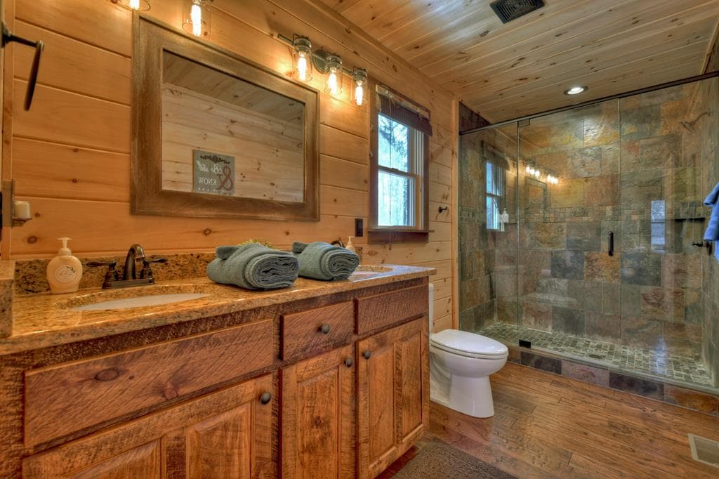 136 Oasis Drive, Blue Ridge GA 30513 - Photo