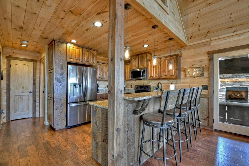 136 Oasis Drive, Blue Ridge GA 30513 - Photo