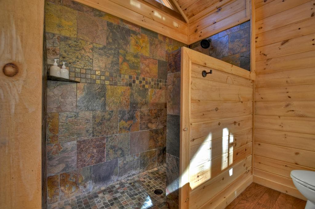 136 Oasis Drive, Blue Ridge GA 30513 - Photo
