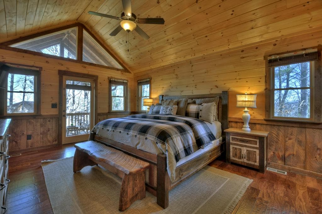 136 Oasis Drive, Blue Ridge GA 30513 - Photo