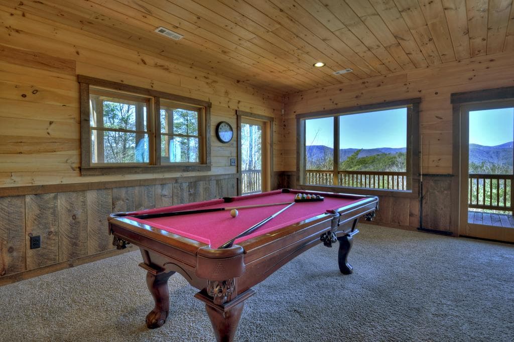 136 Oasis Drive, Blue Ridge GA 30513 - Photo