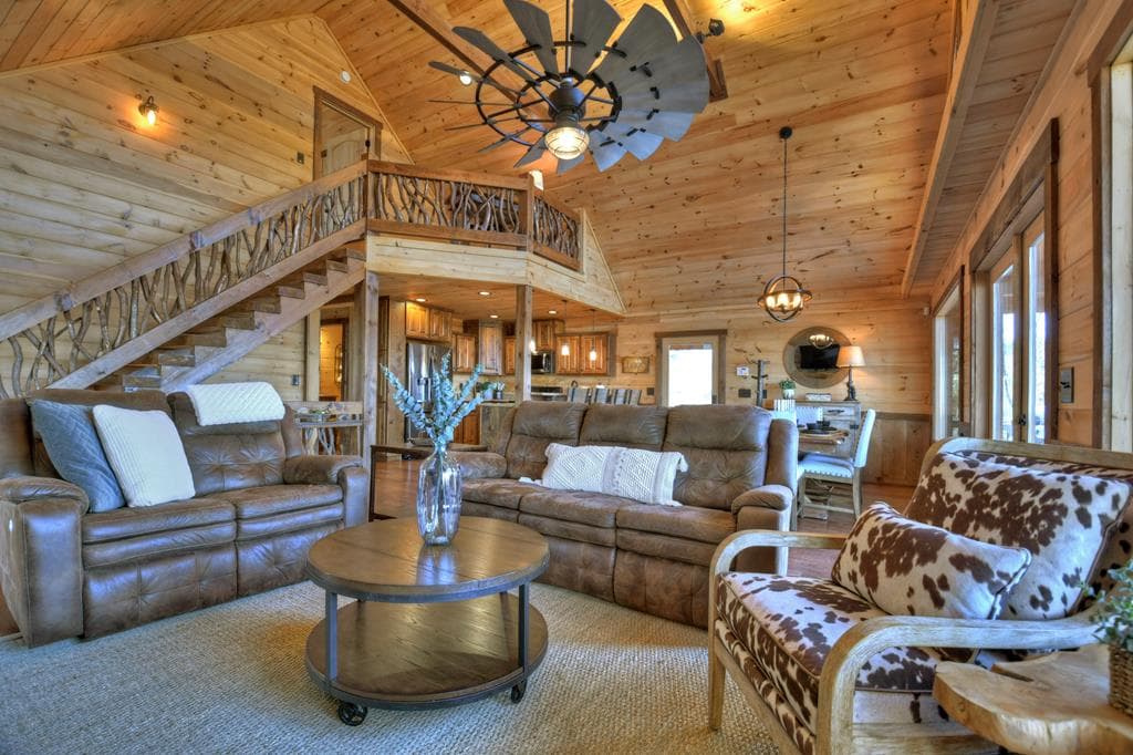 136 Oasis Drive, Blue Ridge GA 30513 - Photo