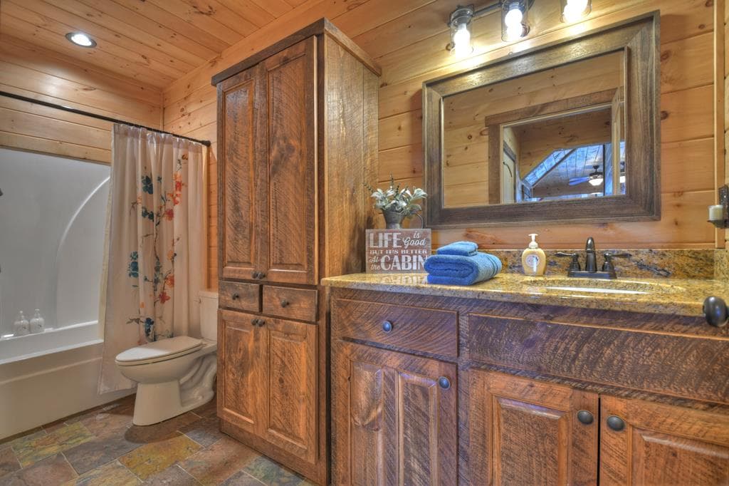136 Oasis Drive, Blue Ridge GA 30513 - Photo