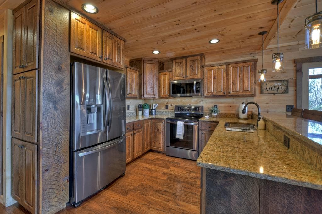 136 Oasis Drive, Blue Ridge GA 30513 - Photo