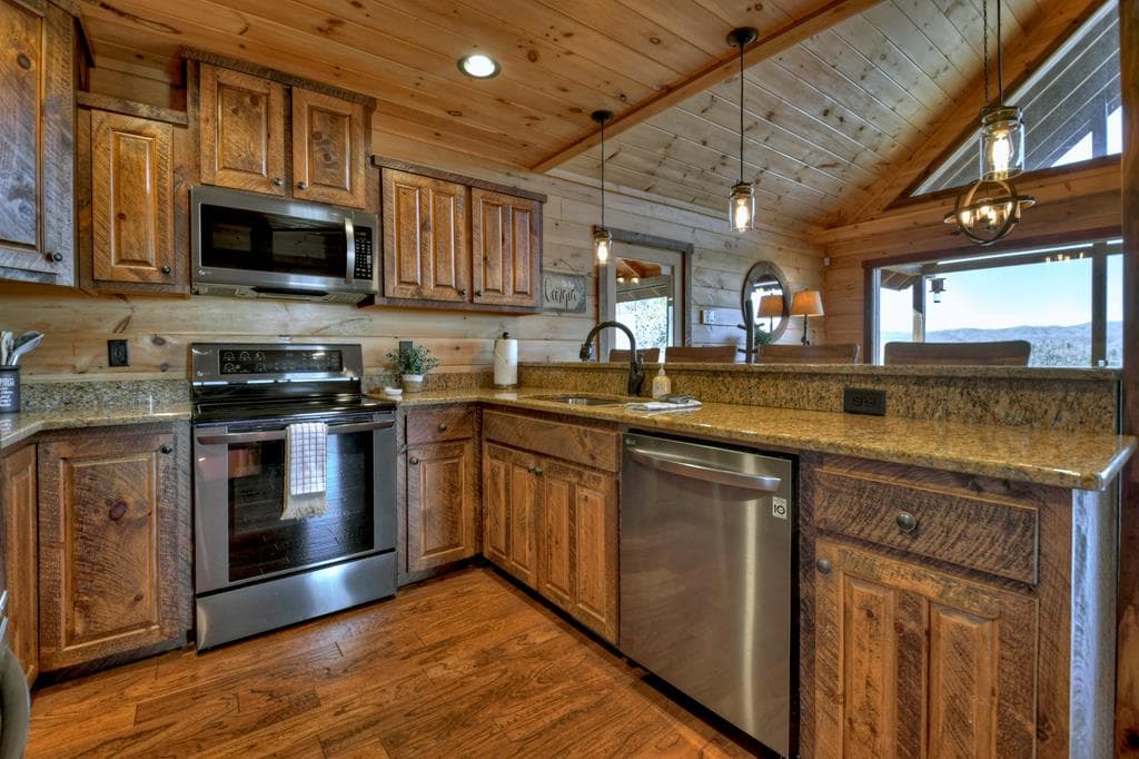 136 Oasis Drive, Blue Ridge GA 30513 - Photo