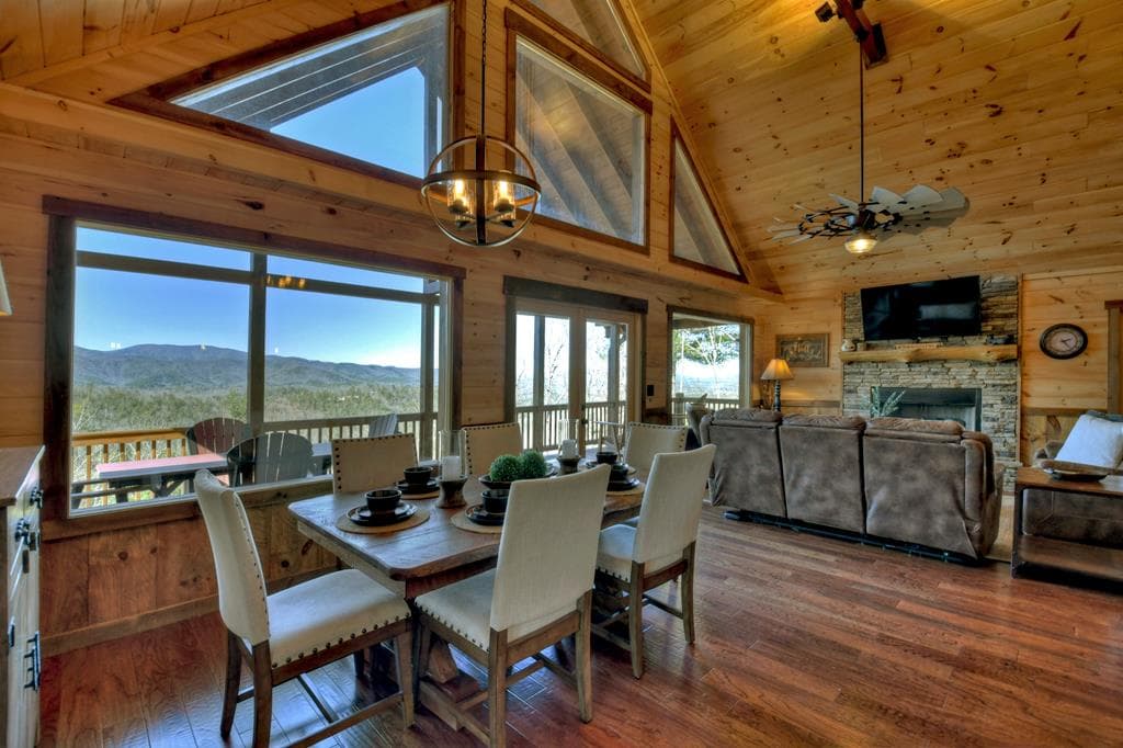 136 Oasis Drive, Blue Ridge GA 30513 - Photo