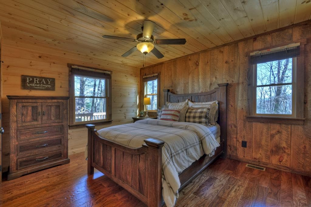 136 Oasis Drive, Blue Ridge GA 30513 - Photo