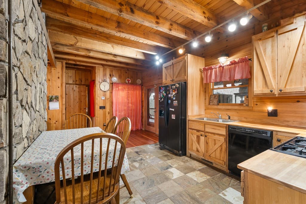 336 Old Skeenah Gap Road, Suches GA 30572 - Photo