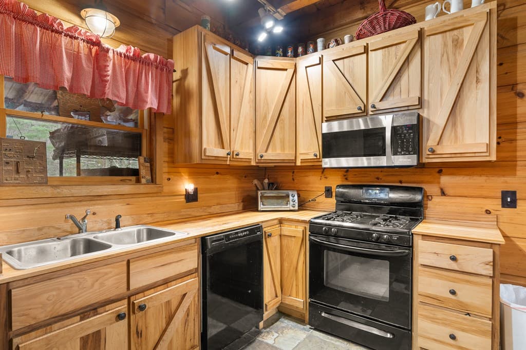 336 Old Skeenah Gap Road, Suches GA 30572 - Photo