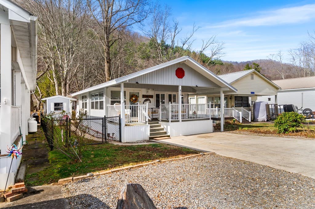 4117 Riverbank Run, Hiawassee GA 30546 - Photo