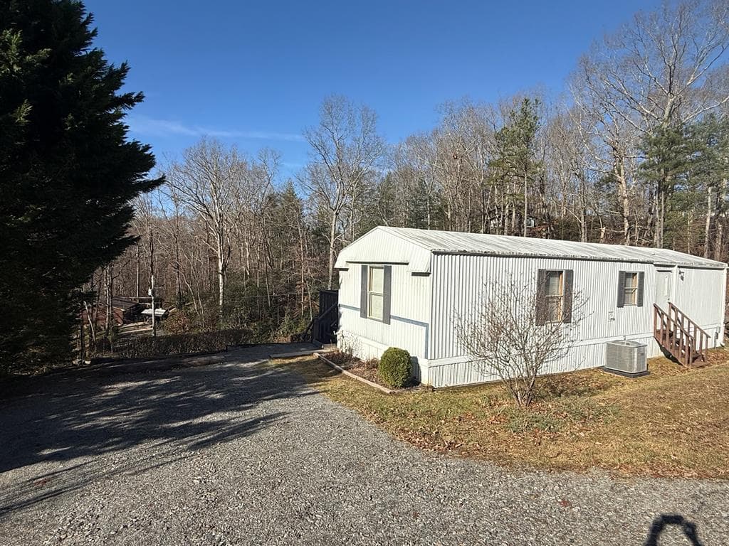 354 Ridgeview Circle, Morganton GA 30560 - Primary photo