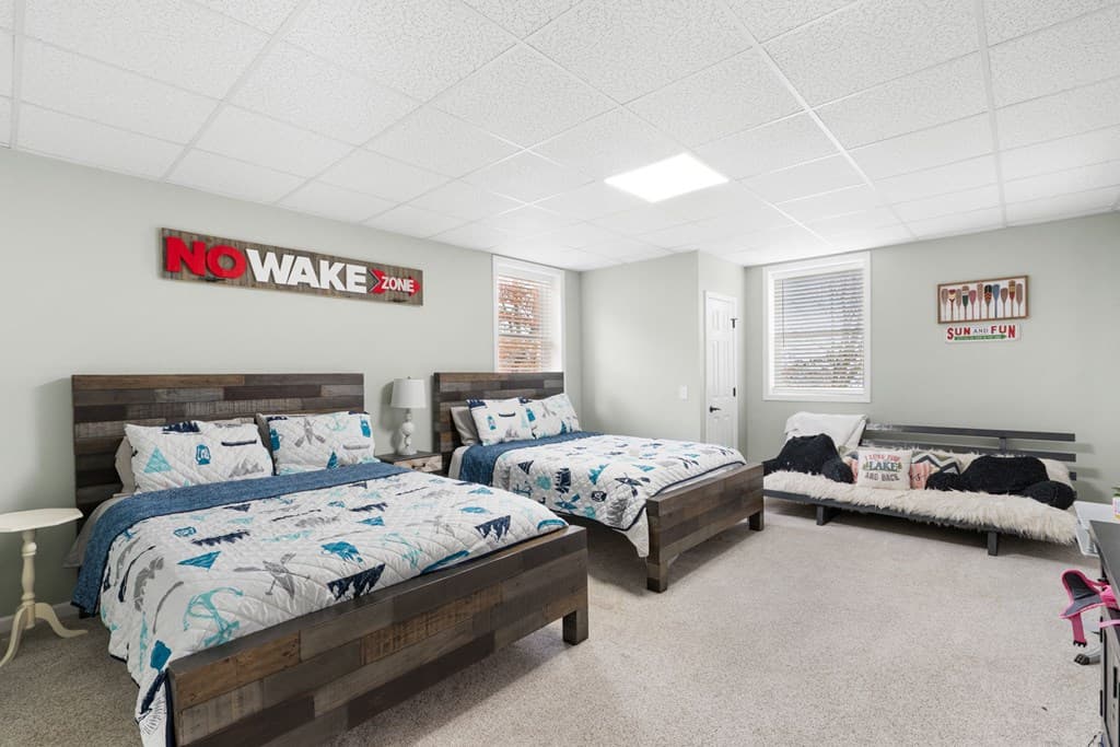 1612 Lakeview Dr, Young Harris GA 30582 - Photo