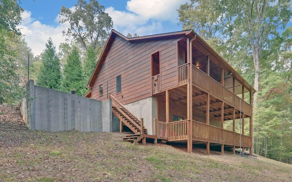 230 Pine Forest Loop, Blue Ridge GA 30513 - Primary photo