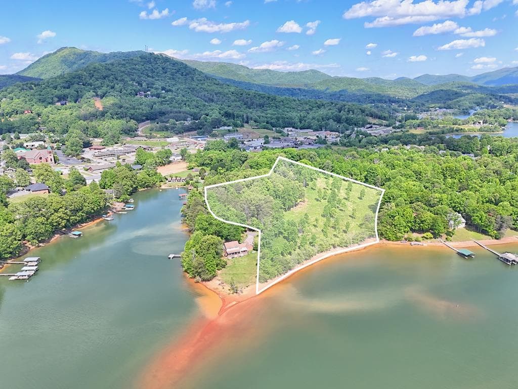 314 Lakeside Drive, Hiawassee GA 30546 - Primary photo