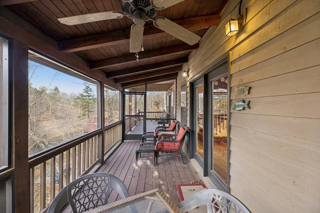 101 Moonshine Mountain Road, Mineral Bluff GA 30559 - Photo