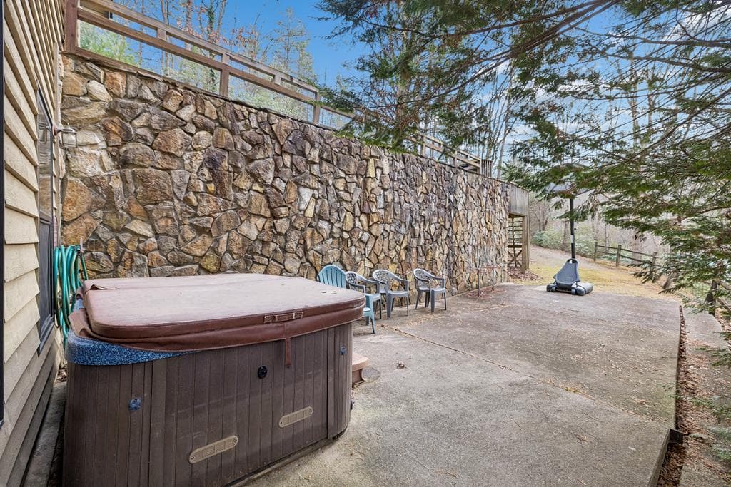 101 Moonshine Mountain Road, Mineral Bluff GA 30559 - Photo