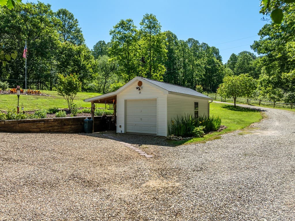 724 Fish Cove Road, Blairsville GA 30512 - Photo