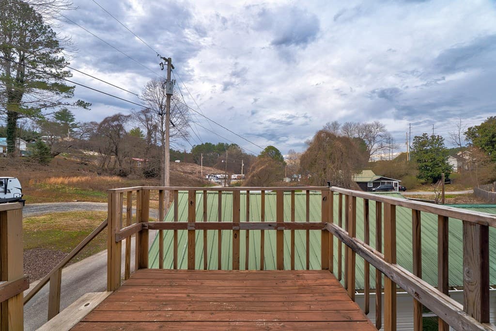 28 Weaver Street, Mccaysville GA 30555 - Photo