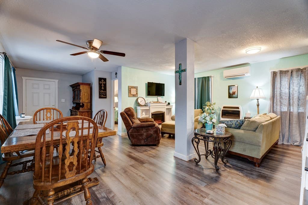 28 Weaver Street, Mccaysville GA 30555 - Photo