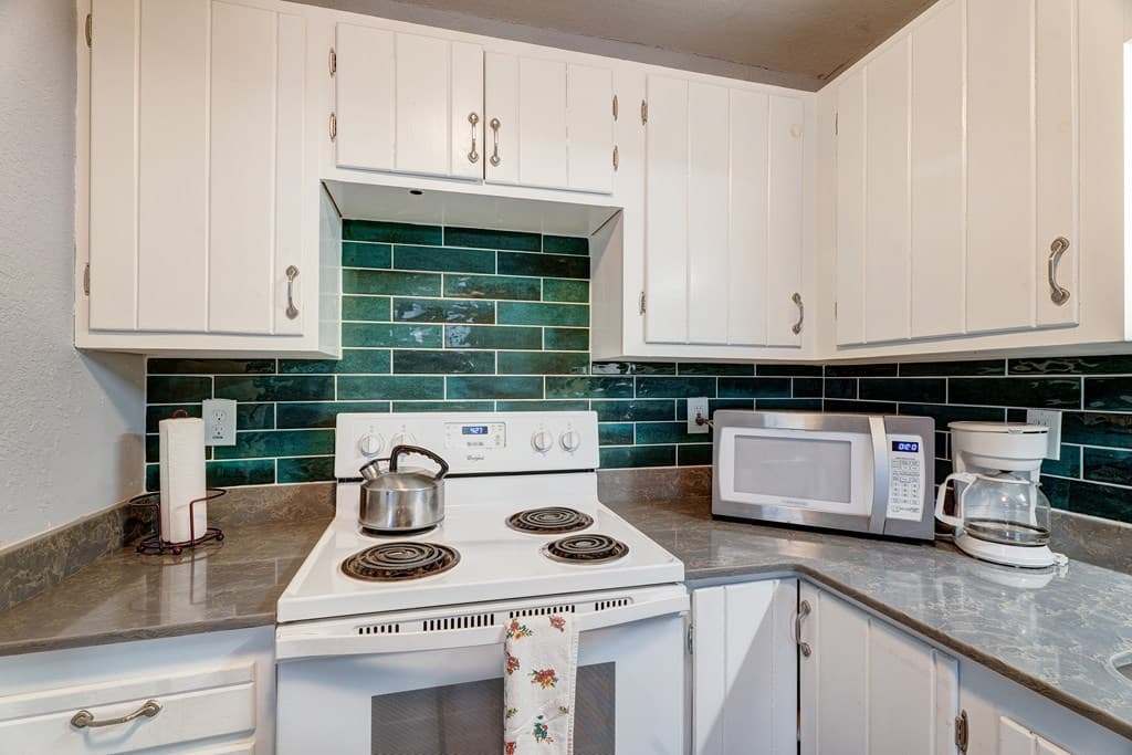 28 Weaver Street, Mccaysville GA 30555 - Photo