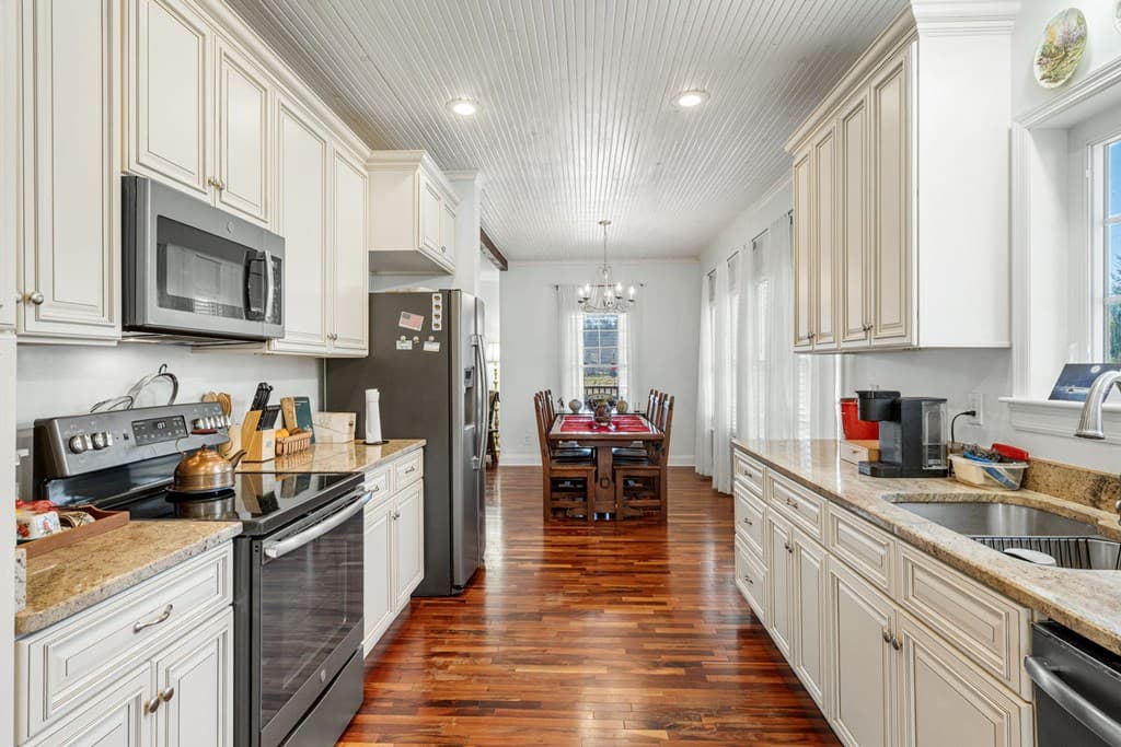 328 Pauls Meadow Drive, Hayesville NC 28904 - Photo