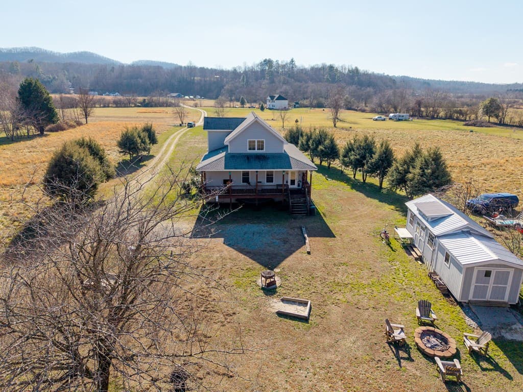 328 Pauls Meadow Drive, Hayesville NC 28904 - Photo