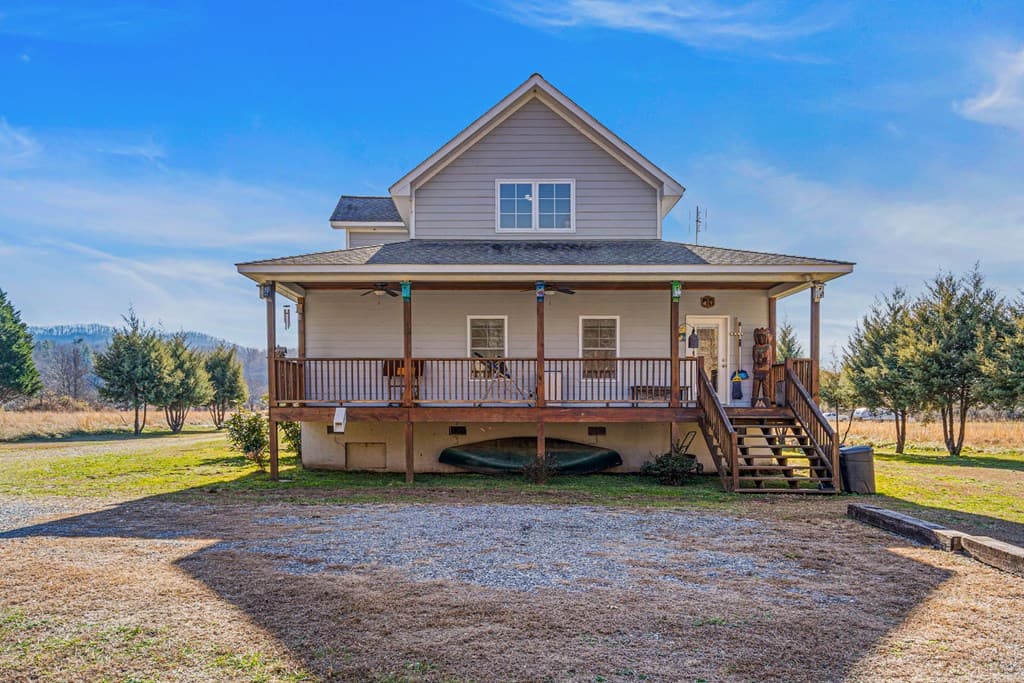 328 Pauls Meadow Drive, Hayesville NC 28904 - Photo