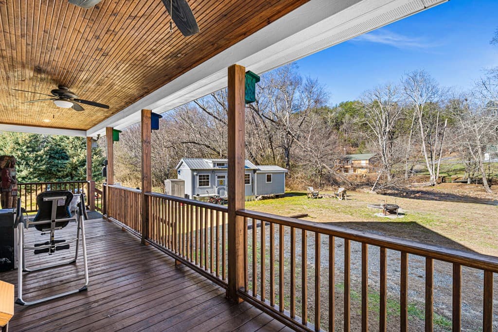 328 Pauls Meadow Drive, Hayesville NC 28904 - Photo
