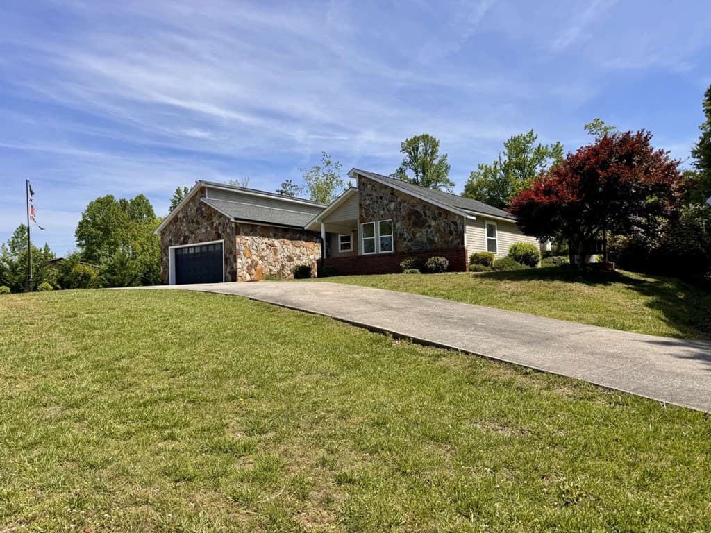 195 Hogsed Road, Hiawassee GA 30546 - Photo