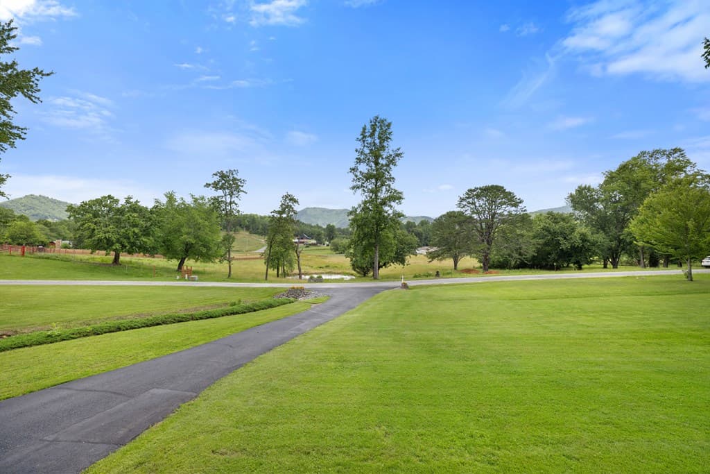 1451 Eagle Mountain Road, Hiawassee GA 30546 - Photo