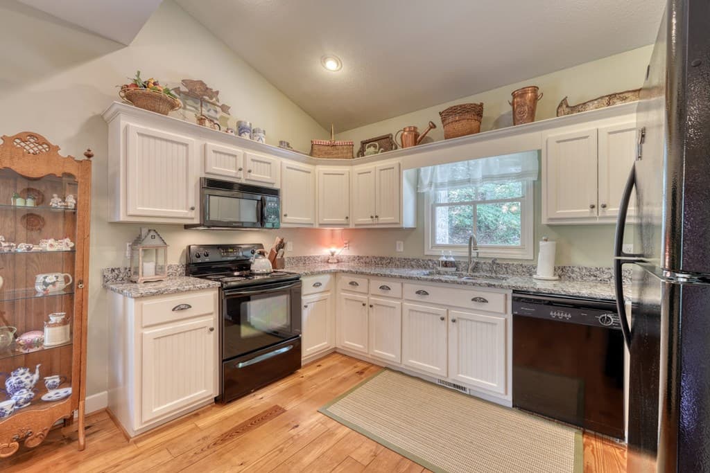 105 Evergreen Road, Hiawassee GA 30546 - Photo