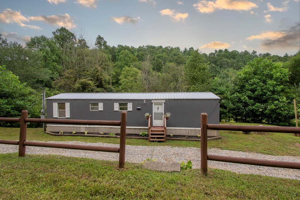 580 Atoah Circle, Robbinsville NC 28771 - Photo