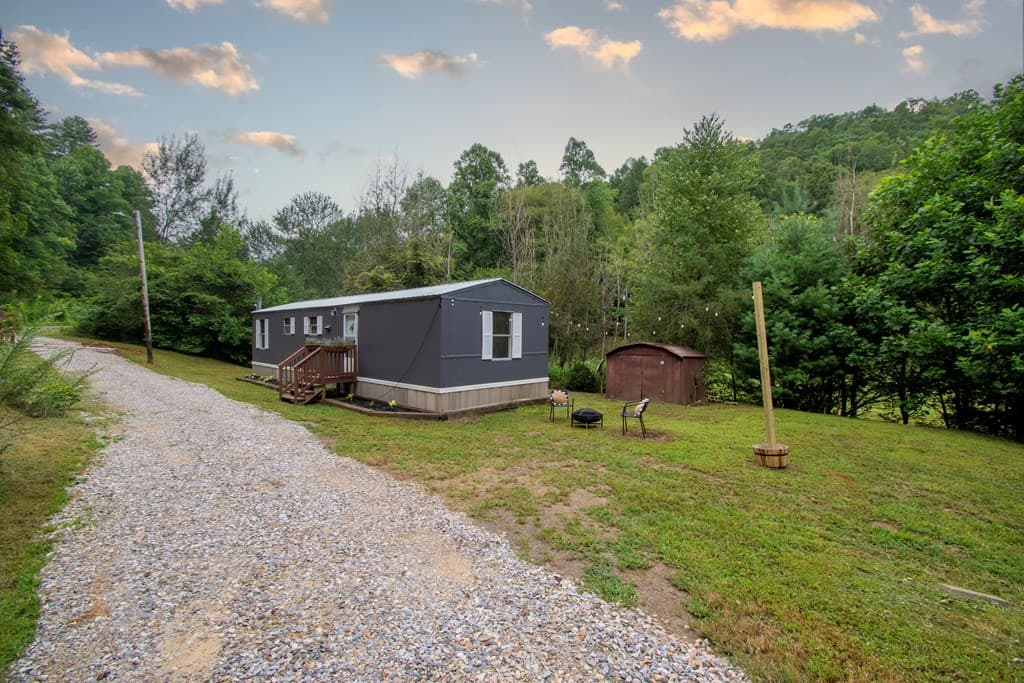 580 Atoah Circle, Robbinsville NC 28771 - Photo