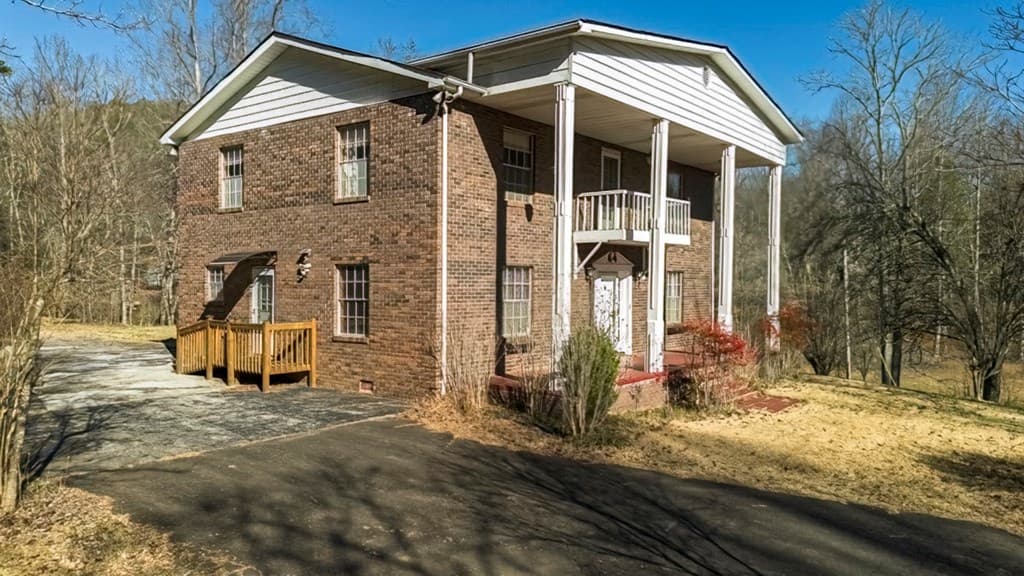 200 Mt. Liberty, Mccaysville GA 30555 - Photo