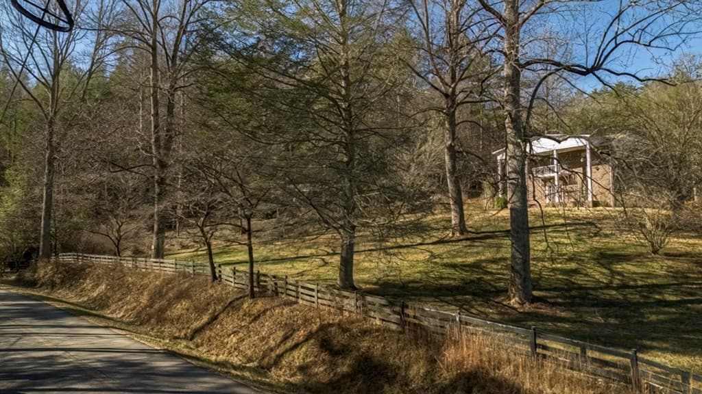 200 Mt. Liberty, Mccaysville GA 30555 - Photo
